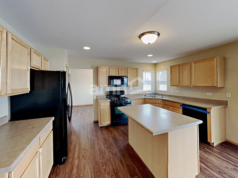 Building Photo - 6516 Roth Dr