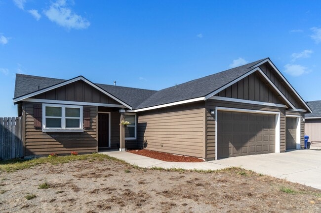 Building Photo - Single Family Home In Airway Heights!!