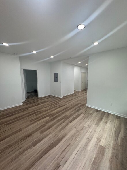 Building Photo - 6211 Lawn Ave