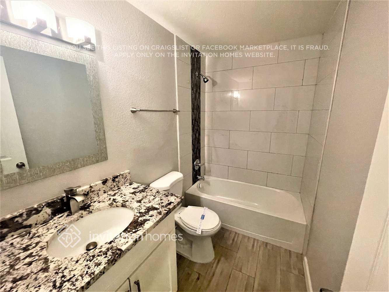 Building Photo - 943 E Manhatton Dr