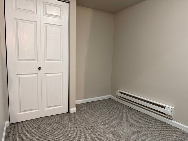 Building Photo - 4877 N Ashland Ave