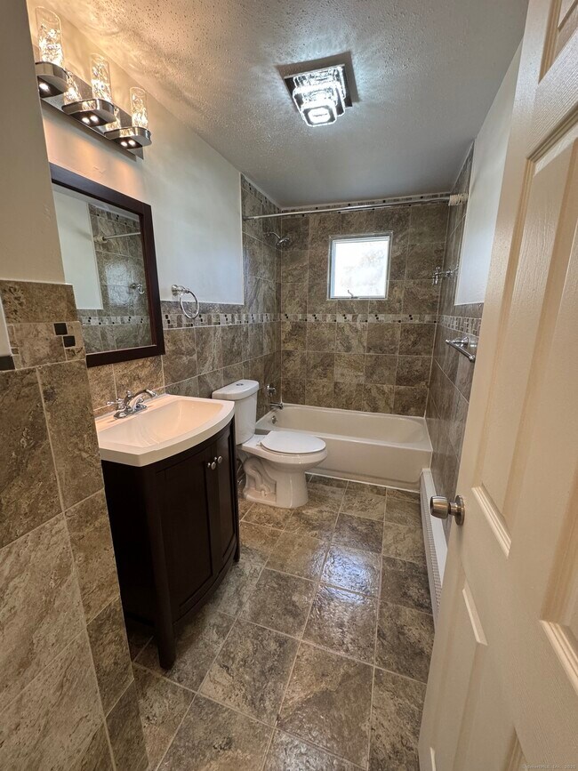 Building Photo - 37 Elizabeth Ann Dr