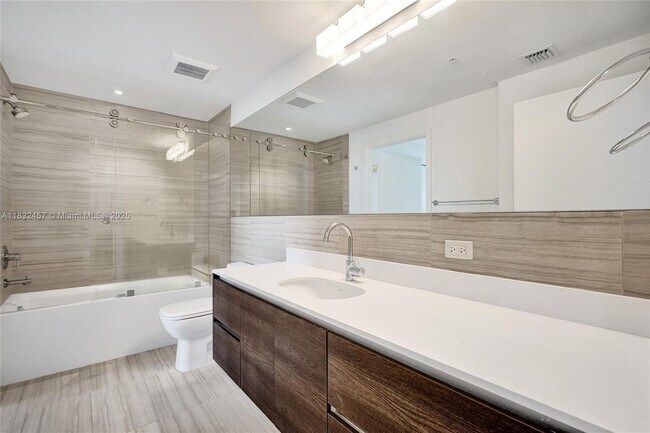 Building Photo - 301 Altara Ave