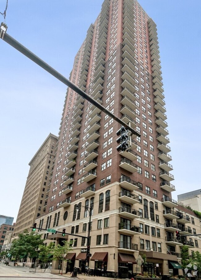 Building Photo - 41 E 8th St