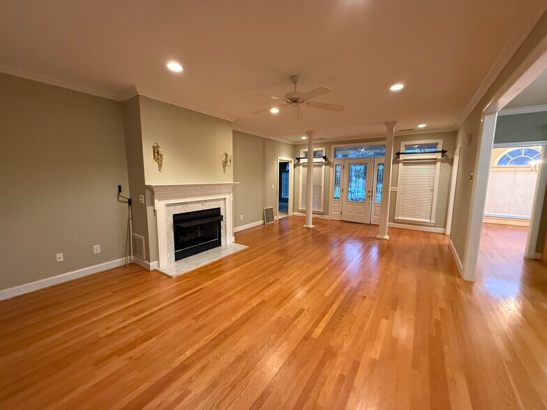 Building Photo - 2208 Anchoridge Ave