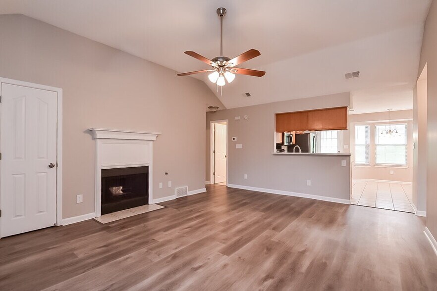 Building Photo - 1928 Thomas St