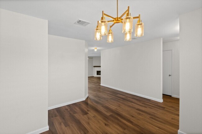 Building Photo - 2140 Hacienda Ct