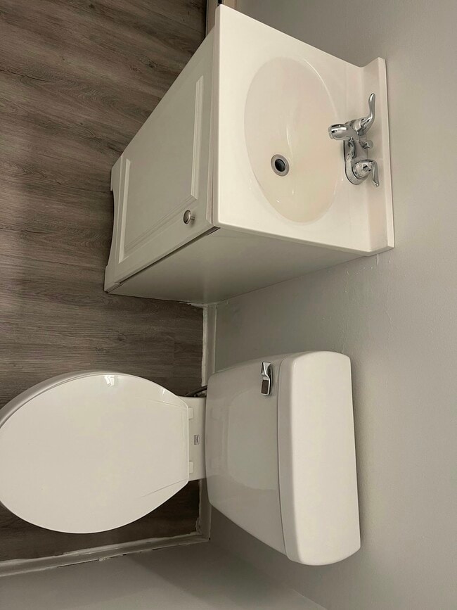 Building Photo - 15 S Park Row