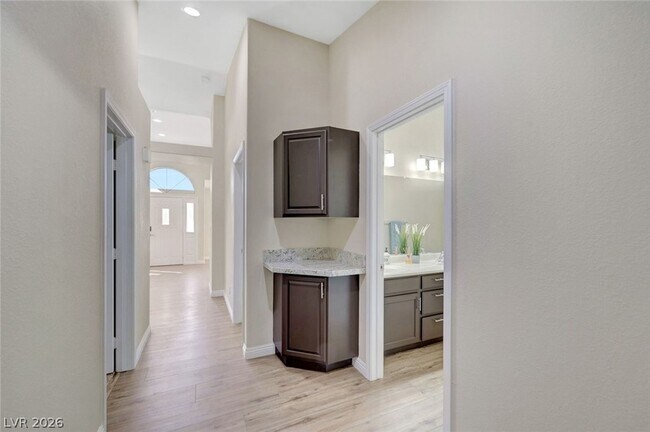 Building Photo - 904 Swift Bear St