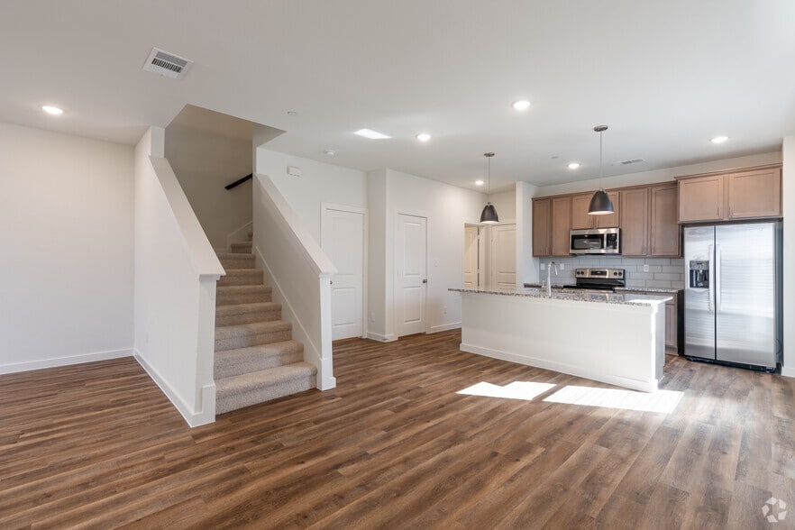 3BR, 2.5BA - 1,669SF - Canvas at Grand Prairie Townhomes