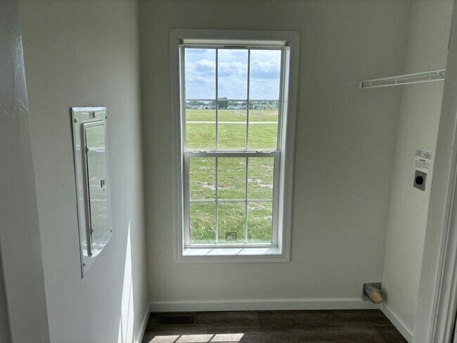 Building Photo - 5053 W Sawgrass Dr