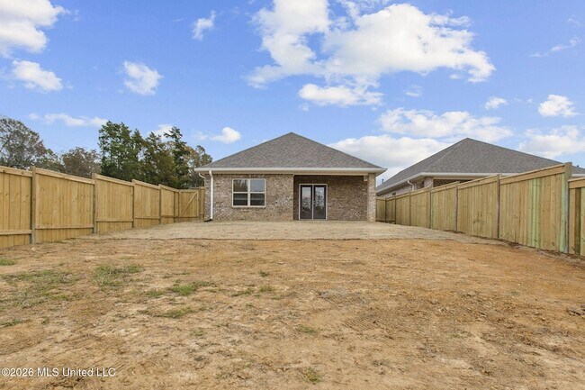 Building Photo - 621 Stillwater Cv