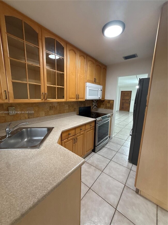Building Photo - 4315 SW 69th Ave