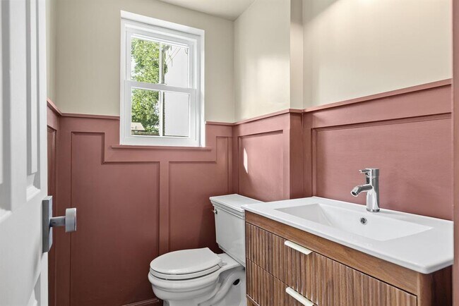 Building Photo - 600 Pin Tail Ln
