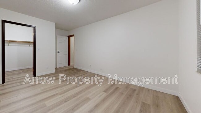 Building Photo - 201 E Arbor Ave