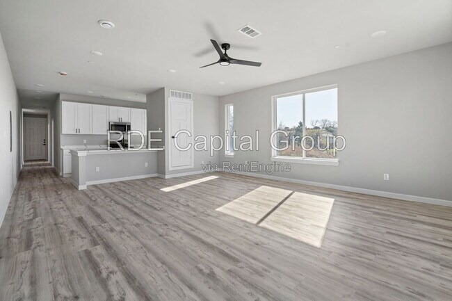 Building Photo - 948 S Corinth St Rd