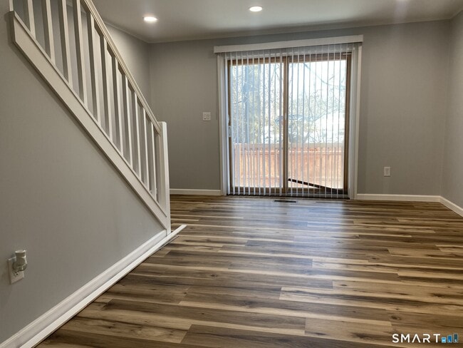 Building Photo - 421 Allen St