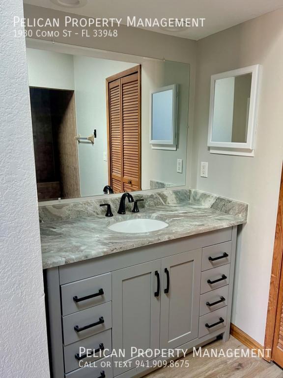 Building Photo - 1930 Como St