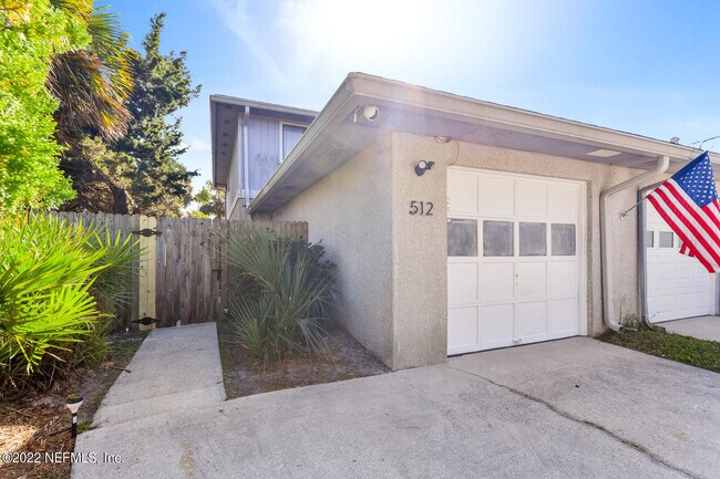 Building Photo - 512 10th Pl S