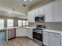 Building Photo - 609 Cherry Tree Dr
