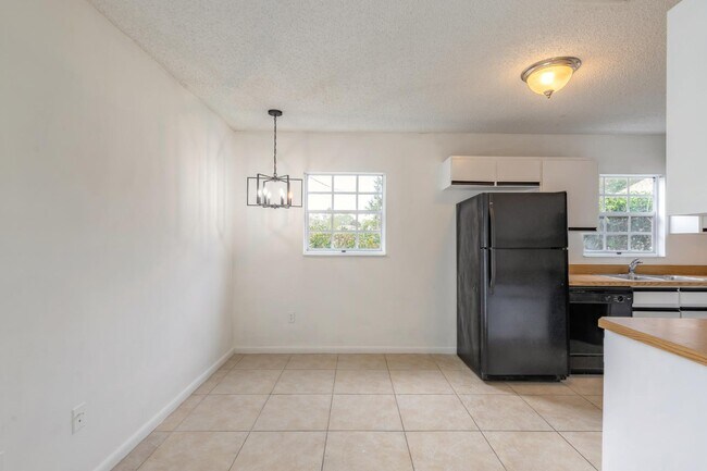 Building Photo - 91 Wellwood Ln
