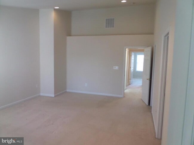Building Photo - 47574 Royal Burnham Terrace