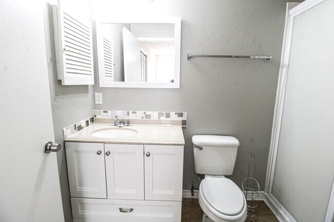 Building Photo - 2729 Christian Dr