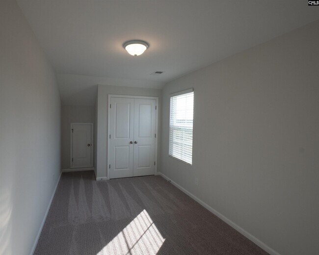 Building Photo - 925 S Desert Orch Ln