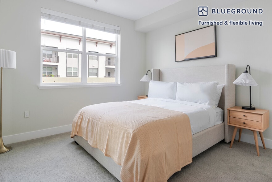 Building Photo - 3889 Artist Walk Common