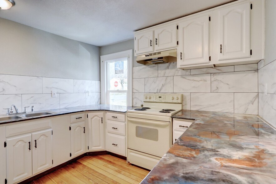 Building Photo - 505 E Wall St