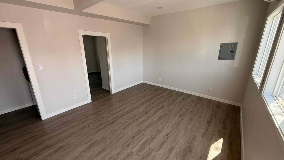 Great Room - 505 Rose Ave