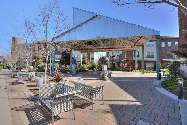 Building Photo - Luxury 2-Bedroom Monte Vista Condo with Downtown Views & Monthly House Cleaning Included