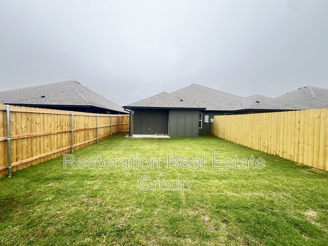 Building Photo - 11411 University