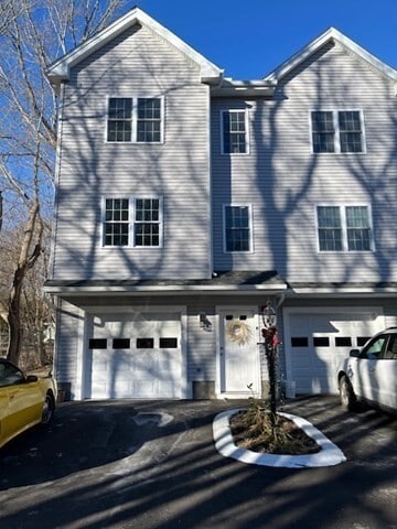 Building Photo - 35 Fredonian St