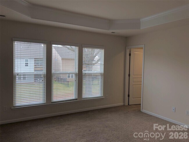 Building Photo - 6032 Carrollton Ln