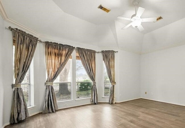 Building Photo - 21331 Willow Glade Dr