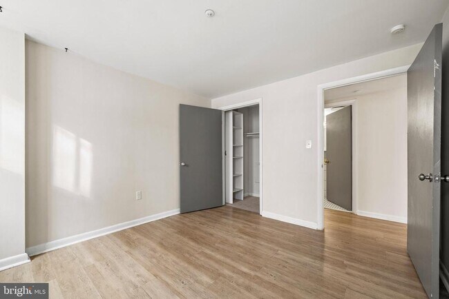 Building Photo - 2633 Adams Mill Rd NW