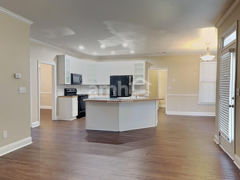 Building Photo - 3284 Creek Trace E