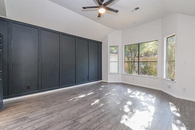 Building Photo - 30611 Country Meadows Dr
