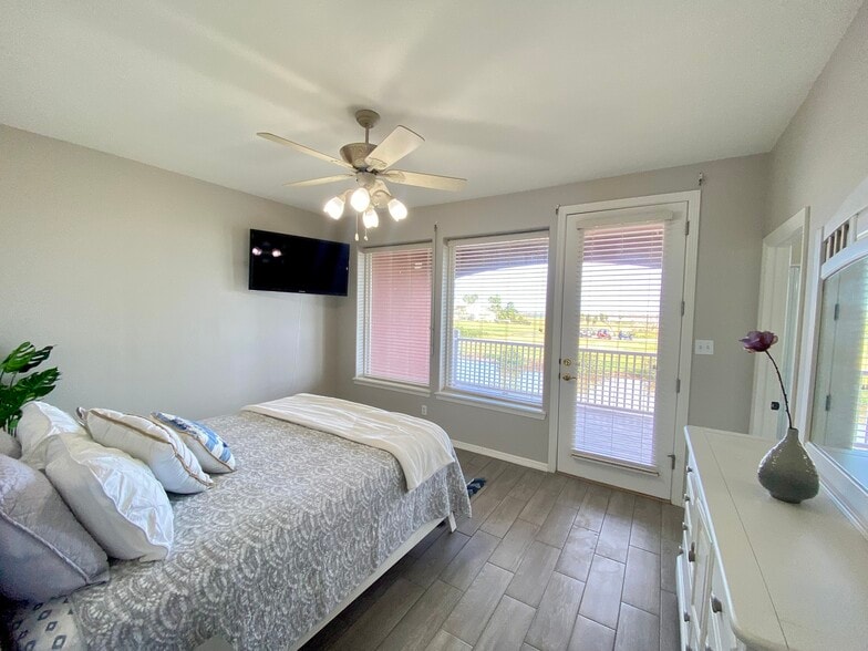 Building Photo - 9 Harbor Town