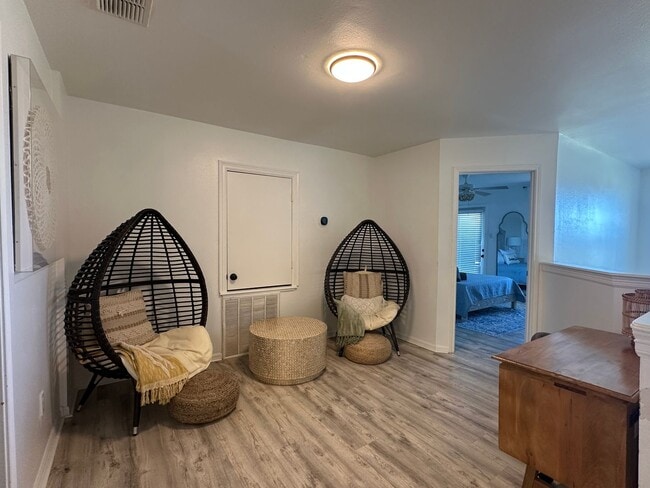 Building Photo - Ready for move in