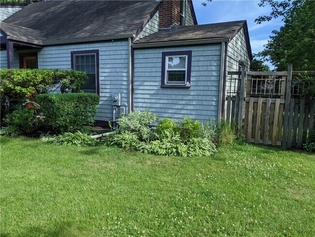 Building Photo - 92 Fales Ave