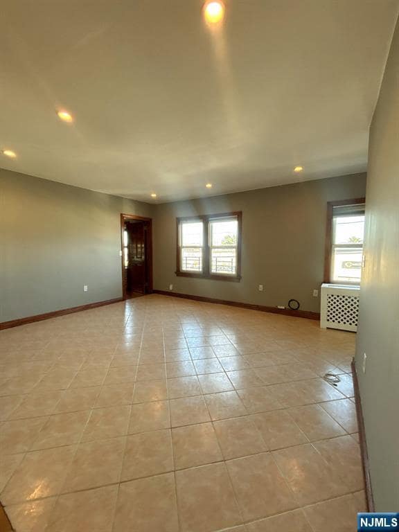 Building Photo - 187 Holt St