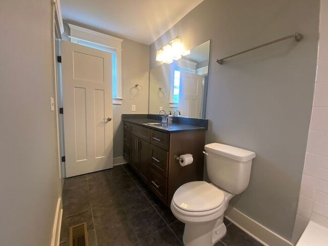 Building Photo - East Nashville Townhome For Rent!