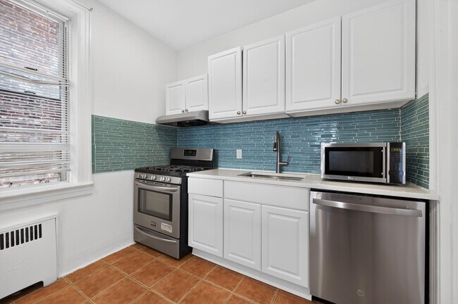 Building Photo - 108 Palisade Ave