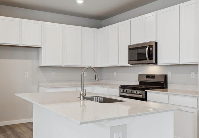 Building Photo - Alder Creek Duplex - 3bd 2.5ba 2,705sq.ft. Built in 2025
