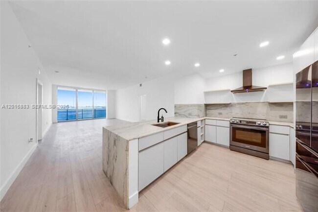 Building Photo - 7901 Hispanola Ave