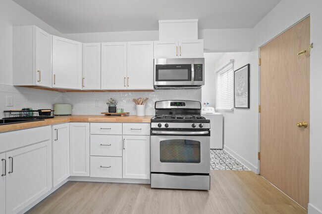 Building Photo - 1105 Julienne Dr