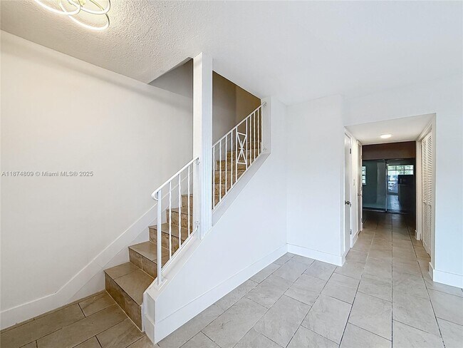 Building Photo - 1379 Seaview