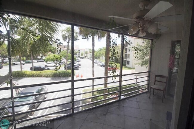 Building Photo - 2316 S Cypress Bend Dr